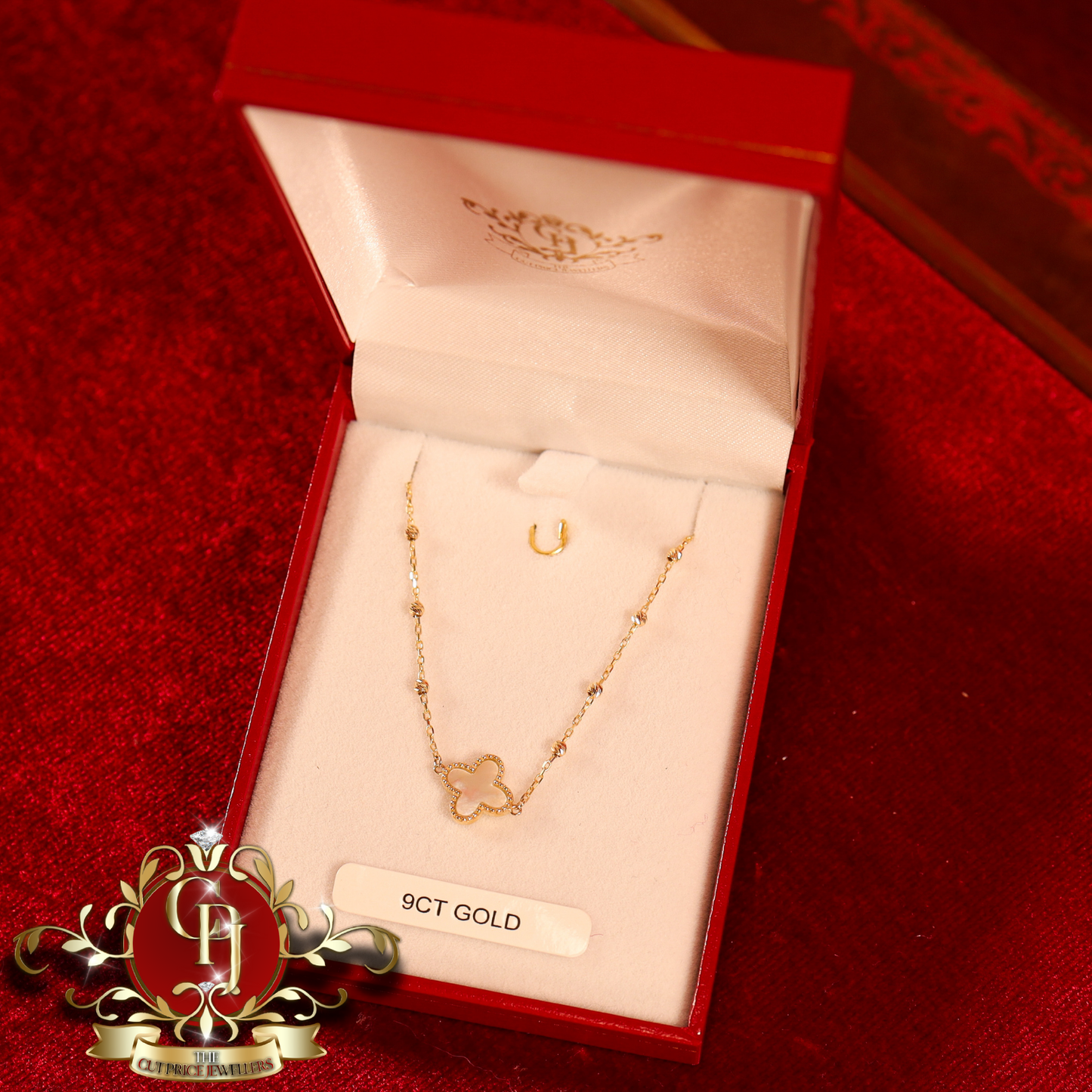 9ct Gold Mother of Pearl Clover Chain | The Cut Price Jewellers