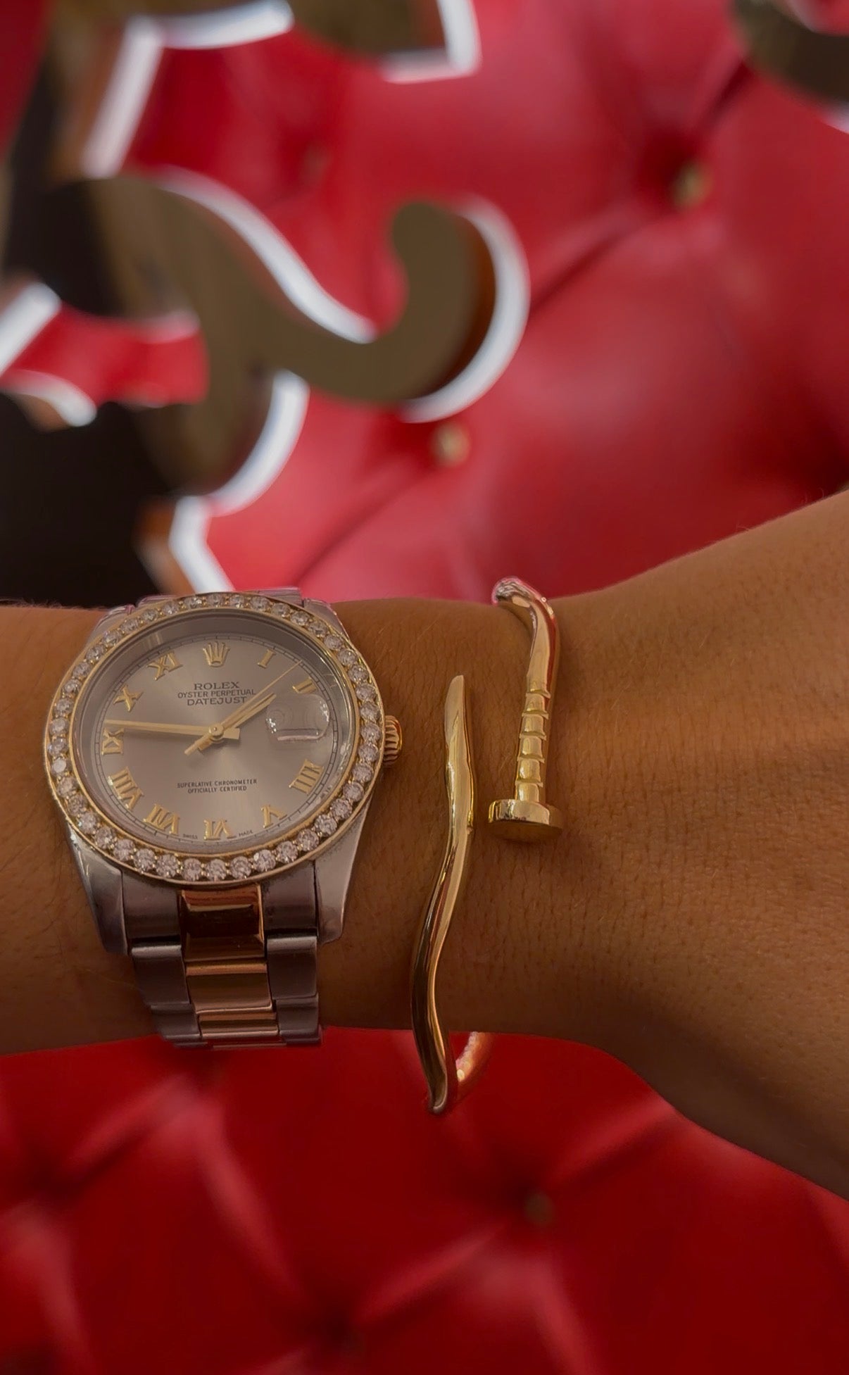 The Wavy Nail Bangle