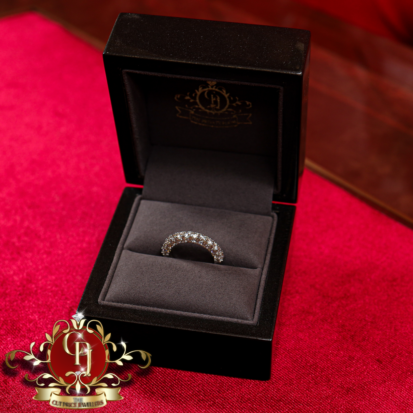 18ct White Gold Ring with 2ct Genuine Diamonds