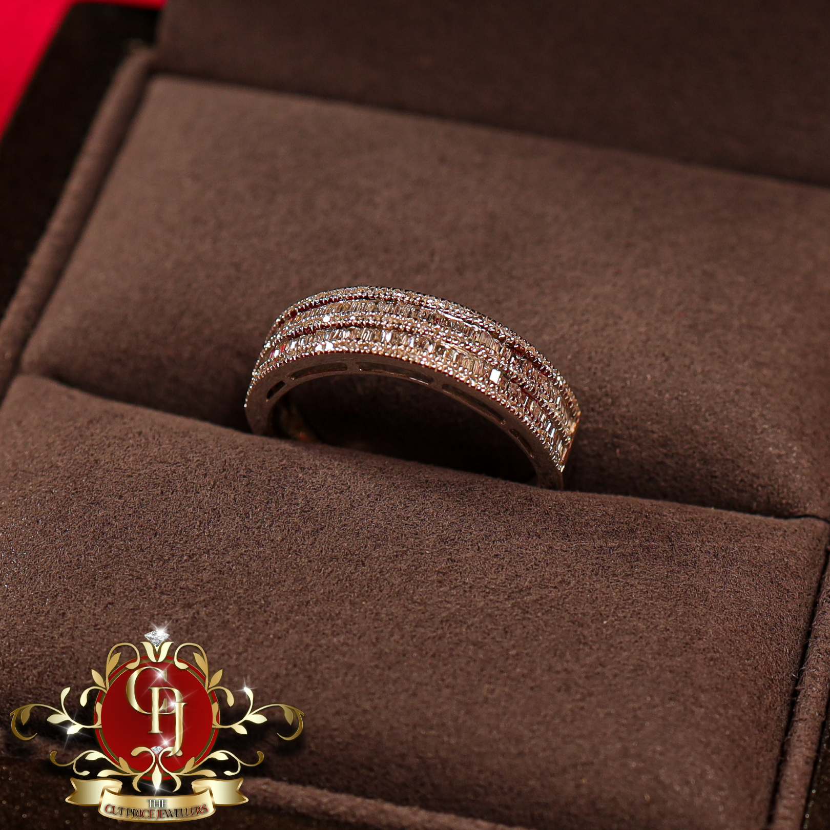 18ct White Gold Ring with 0.95ct Genuine Diamonds