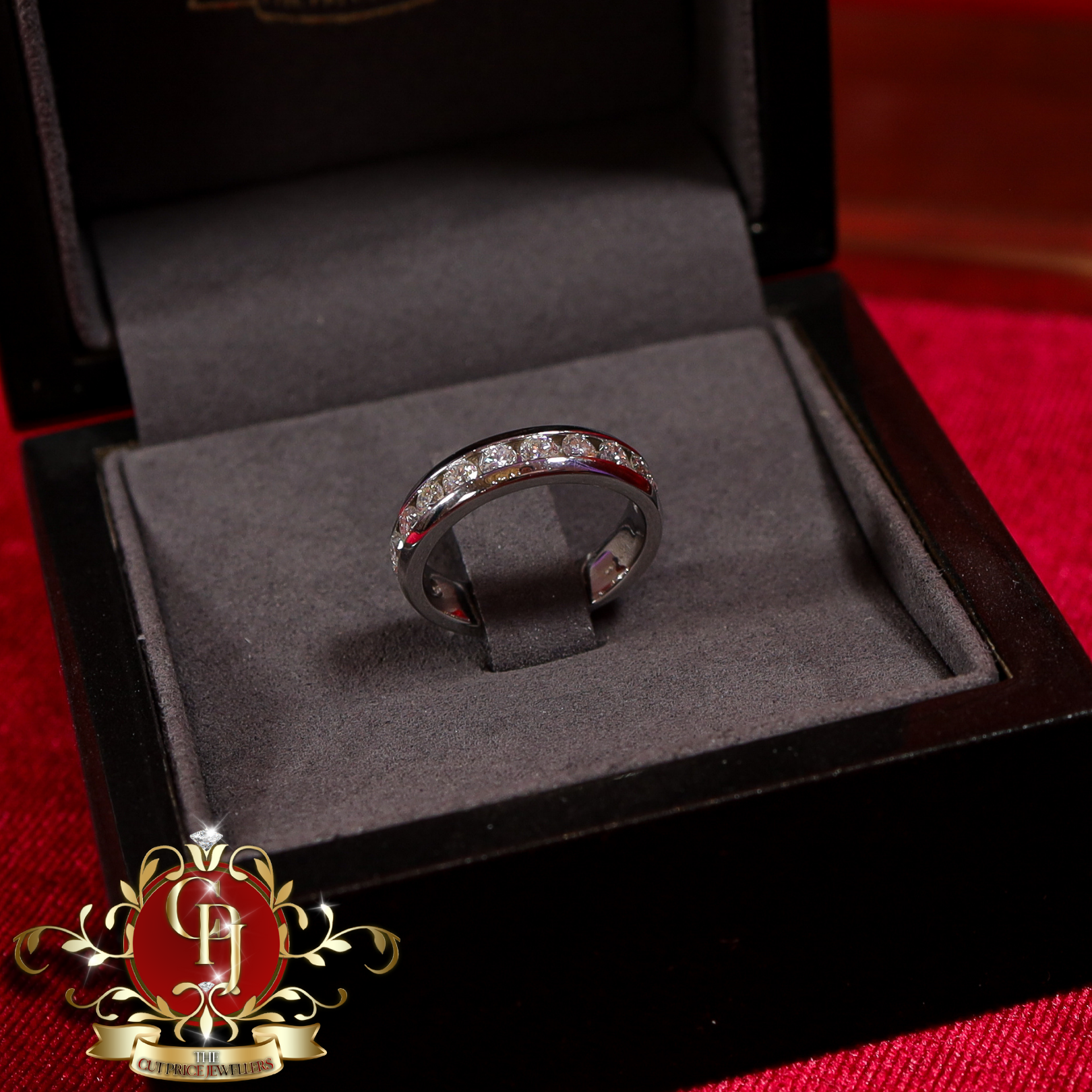 14ct White Gold Ring with 0.85ct Genuine Diamonds