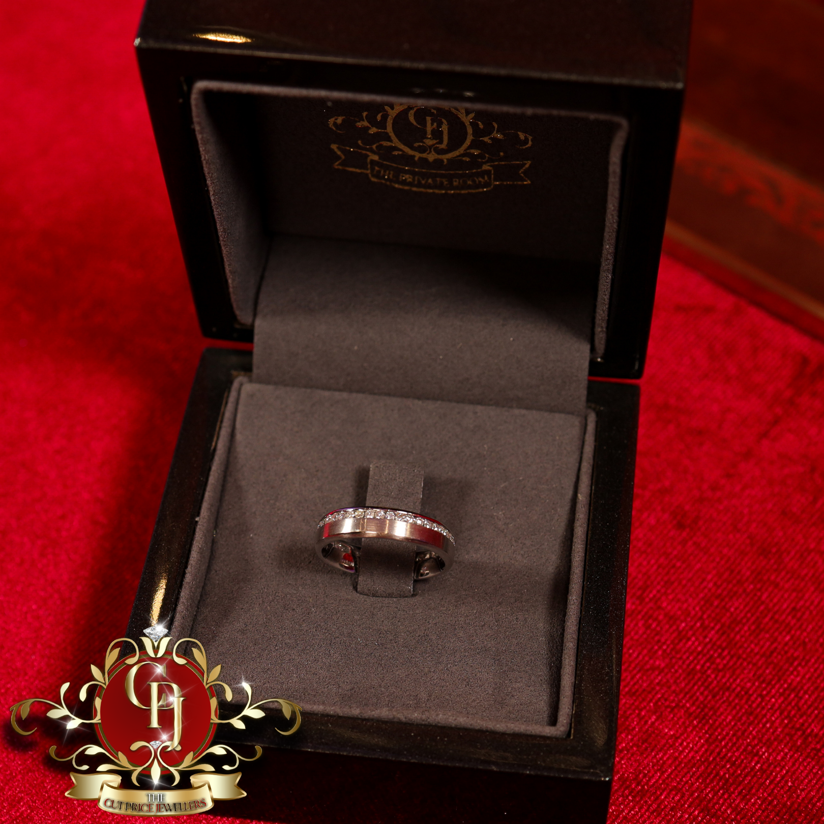 18ct White Gold Ring with 0.42ct Genuine Diamonds