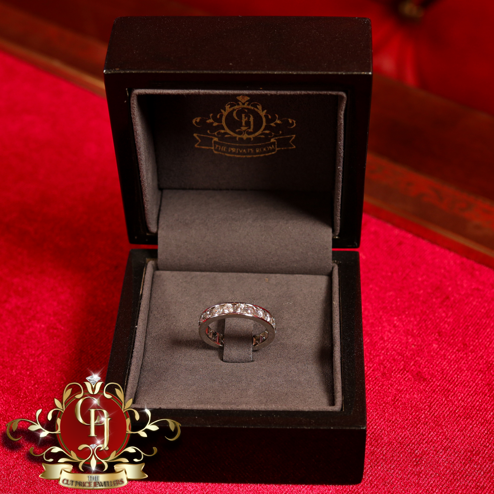18ct White Gold Ring with 3.3ct Genuine Diamonds