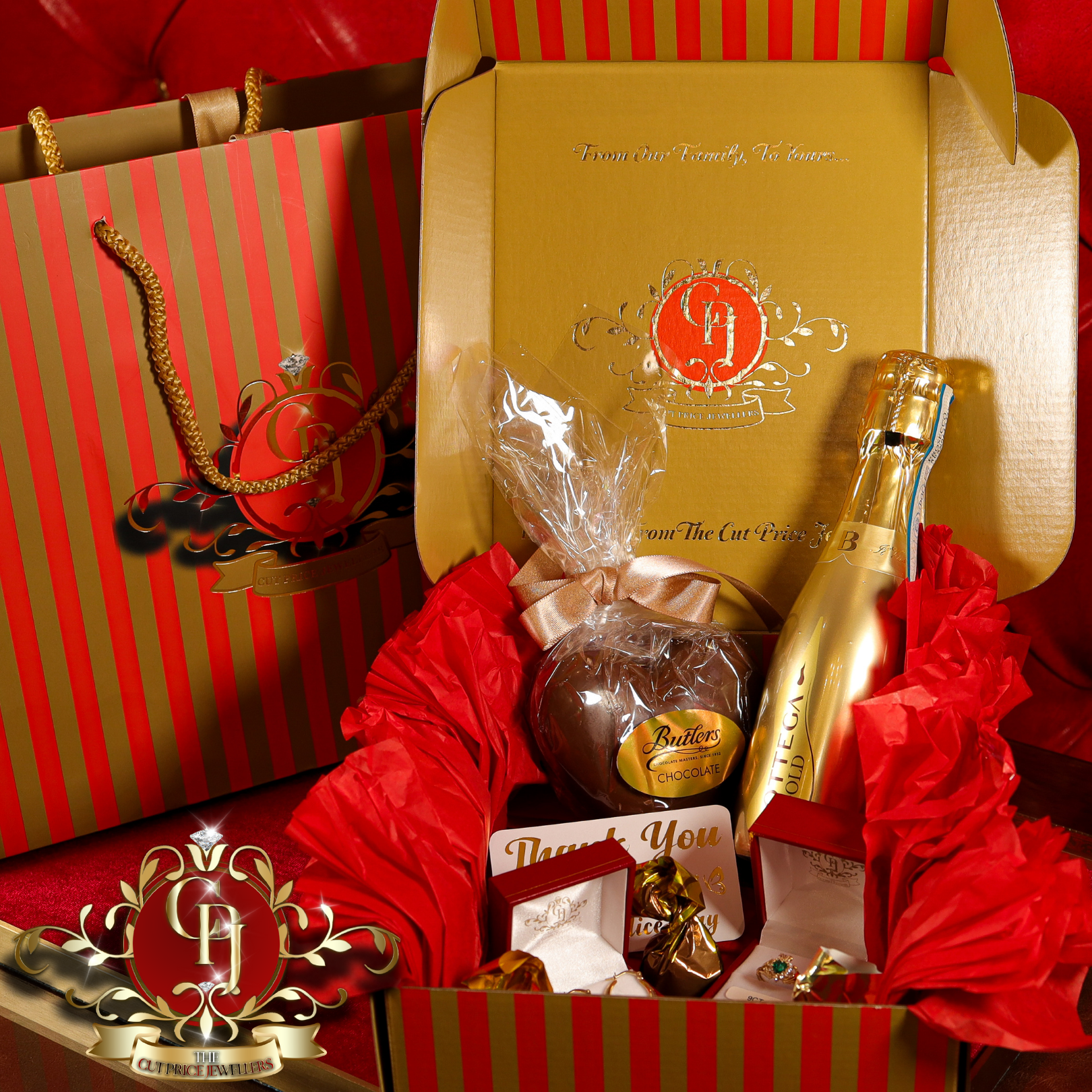 "Claddagh" Gift Box (9ct Gold with Green Cubic Zirconia)