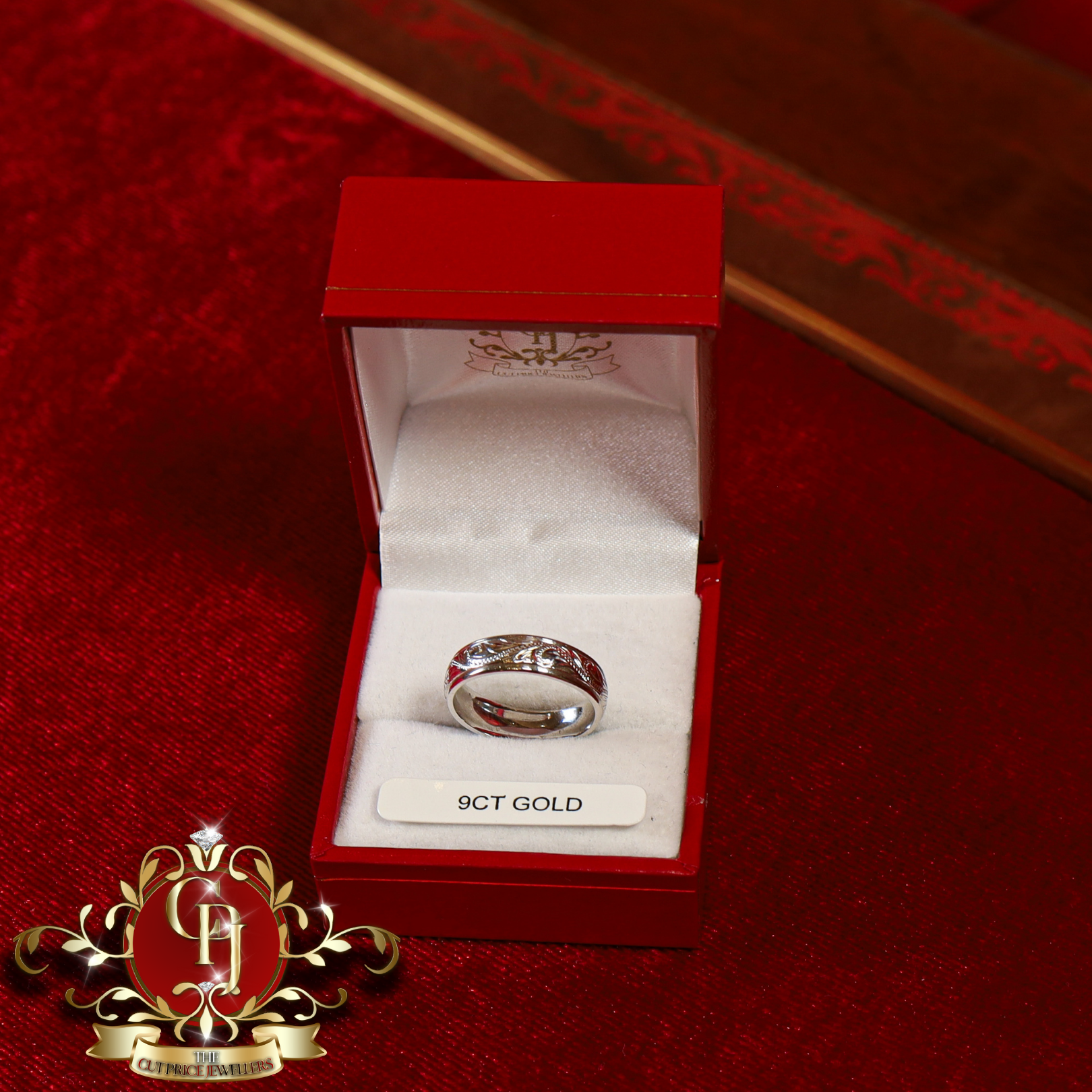 9ct White Gold Engraved Wedding Ring