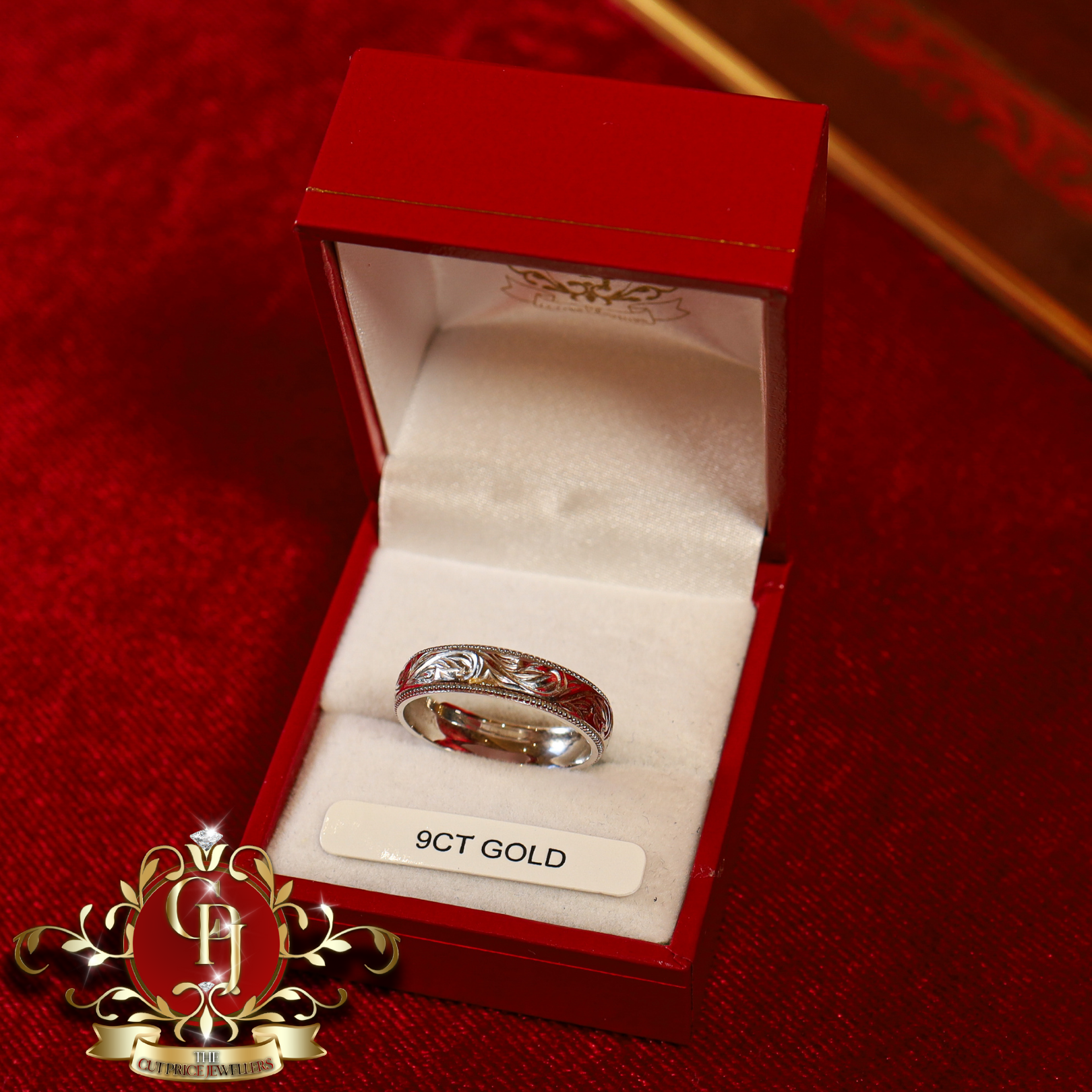 9ct White Gold Engraved Wedding Ring