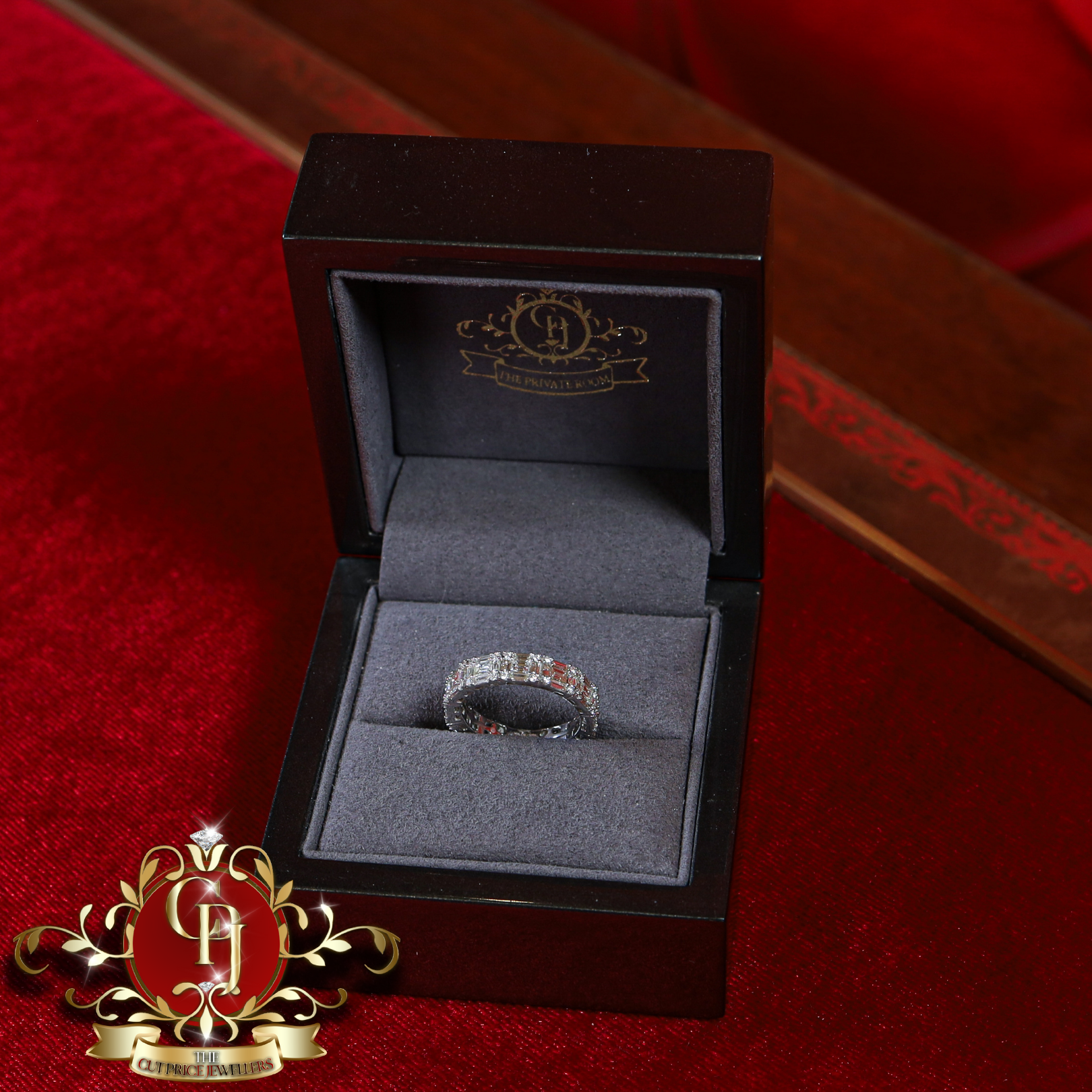 14ct Gold Ring with 2.5ct Genuine Diamonds