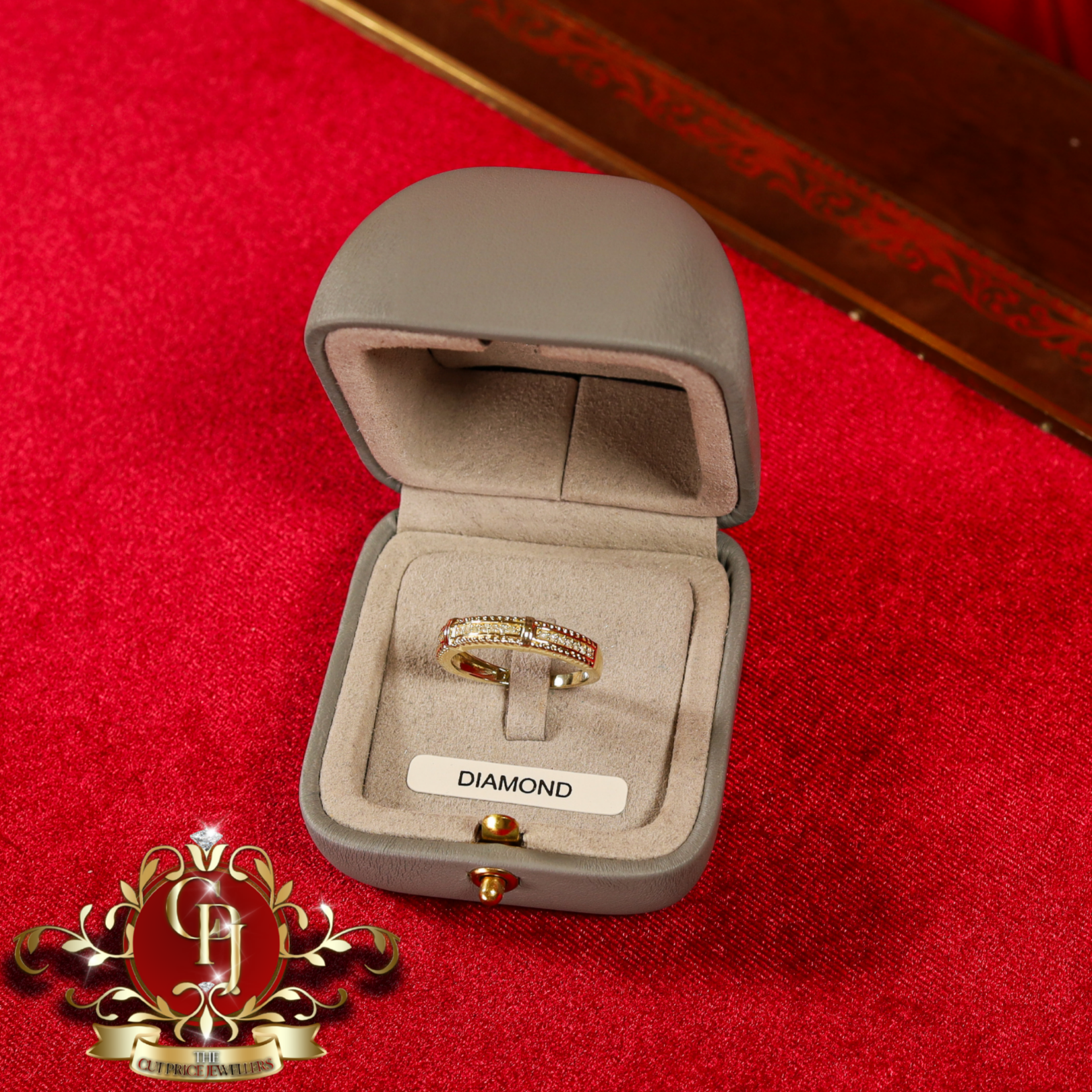10ct Gold Ring "Gaia" with Genuine Diamonds