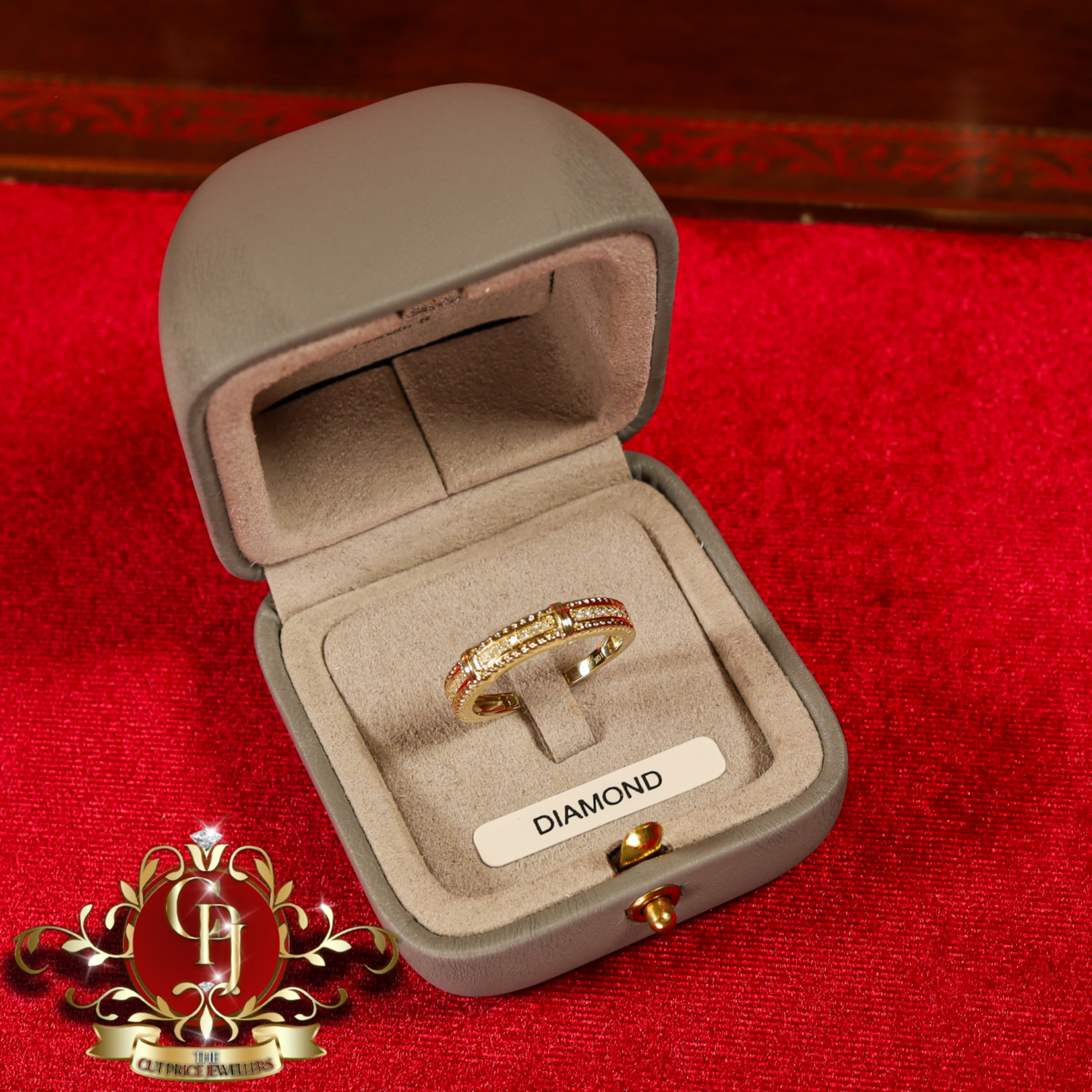 10ct Gold Ring "Gaia" with Genuine Diamonds