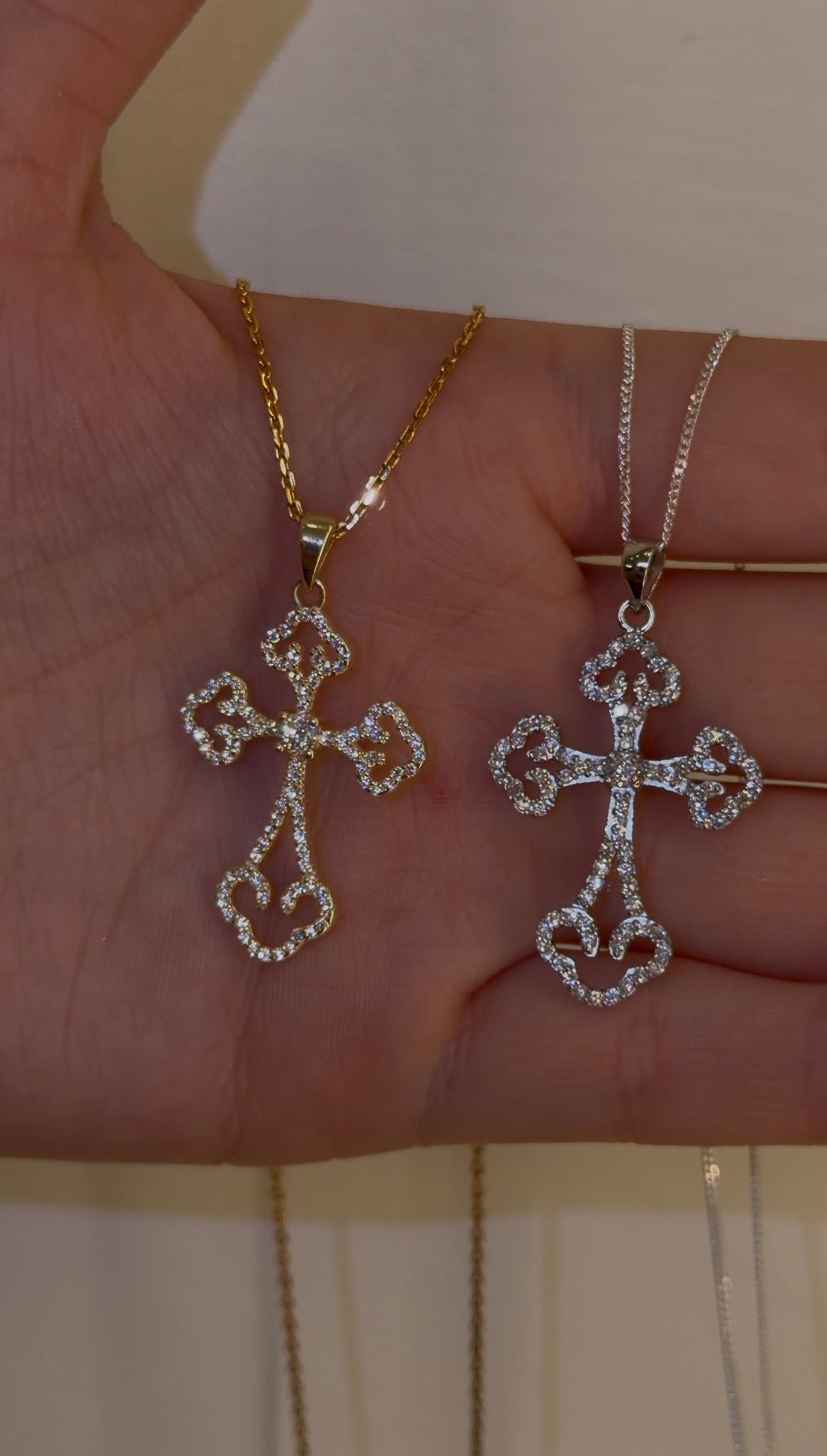 The Maddie Cross & Chain