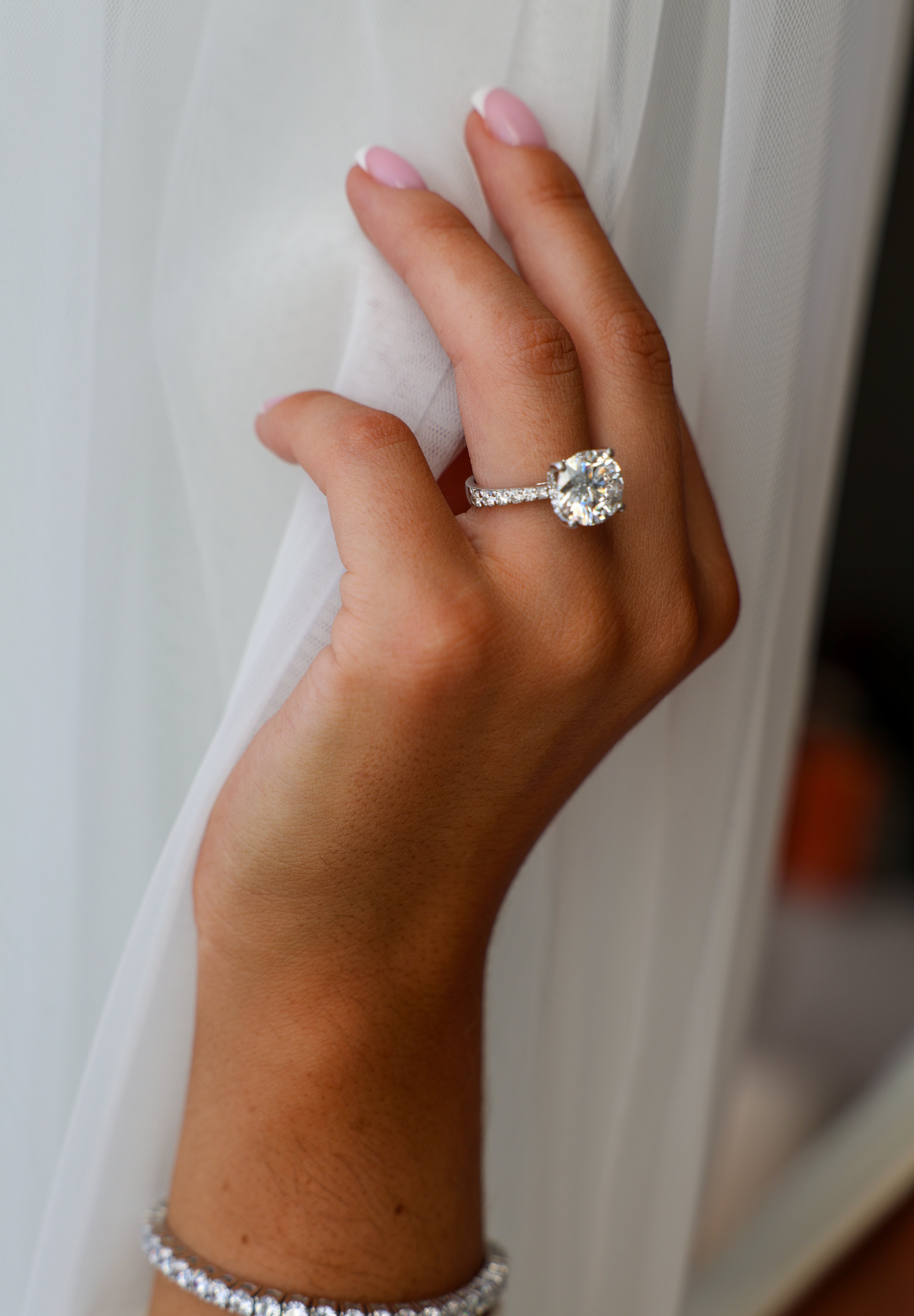 The Scarlett Ring White Gold