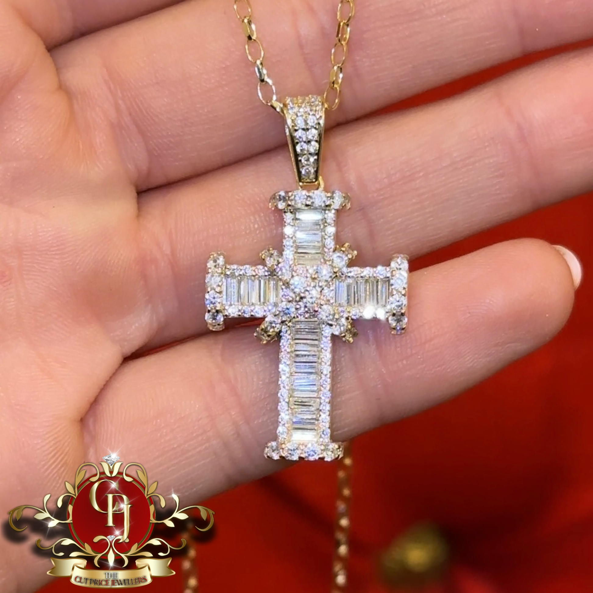 Baguette cross online necklace